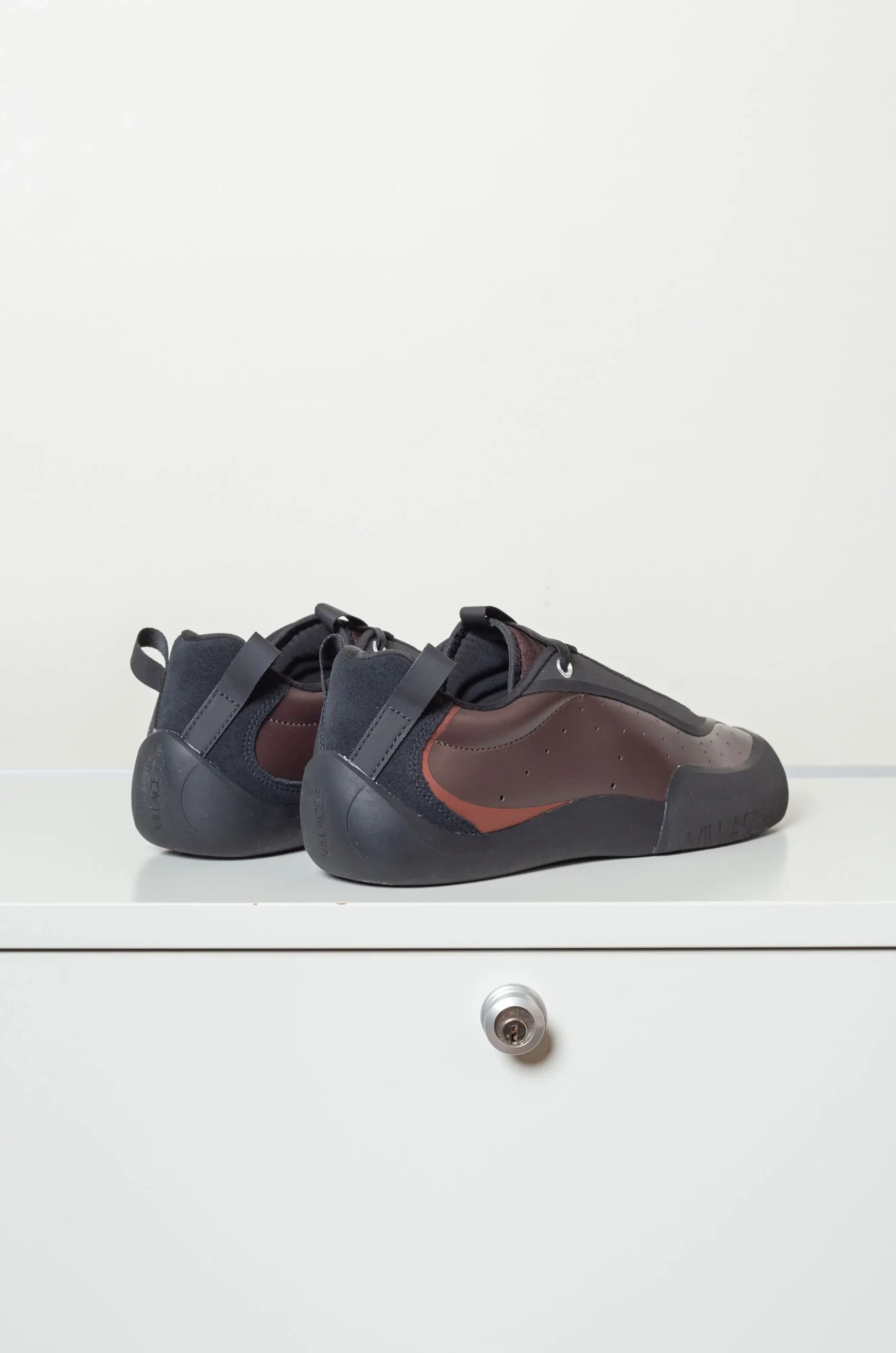 VILLAGE - Men 2PM - Maroon / Natural Black