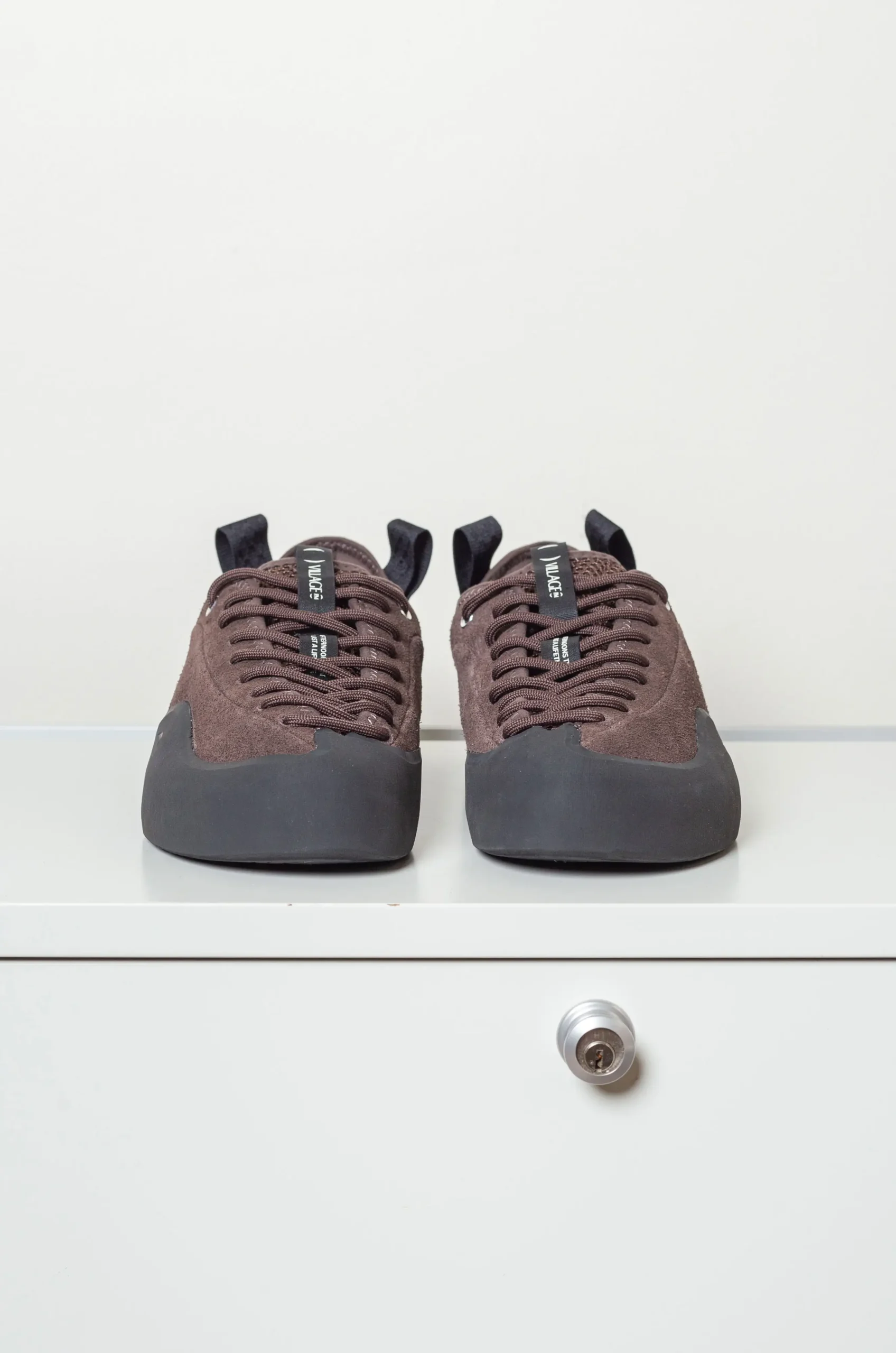 VILLAGE - 1 PM Leather Suede - Chocolate / Natural Black