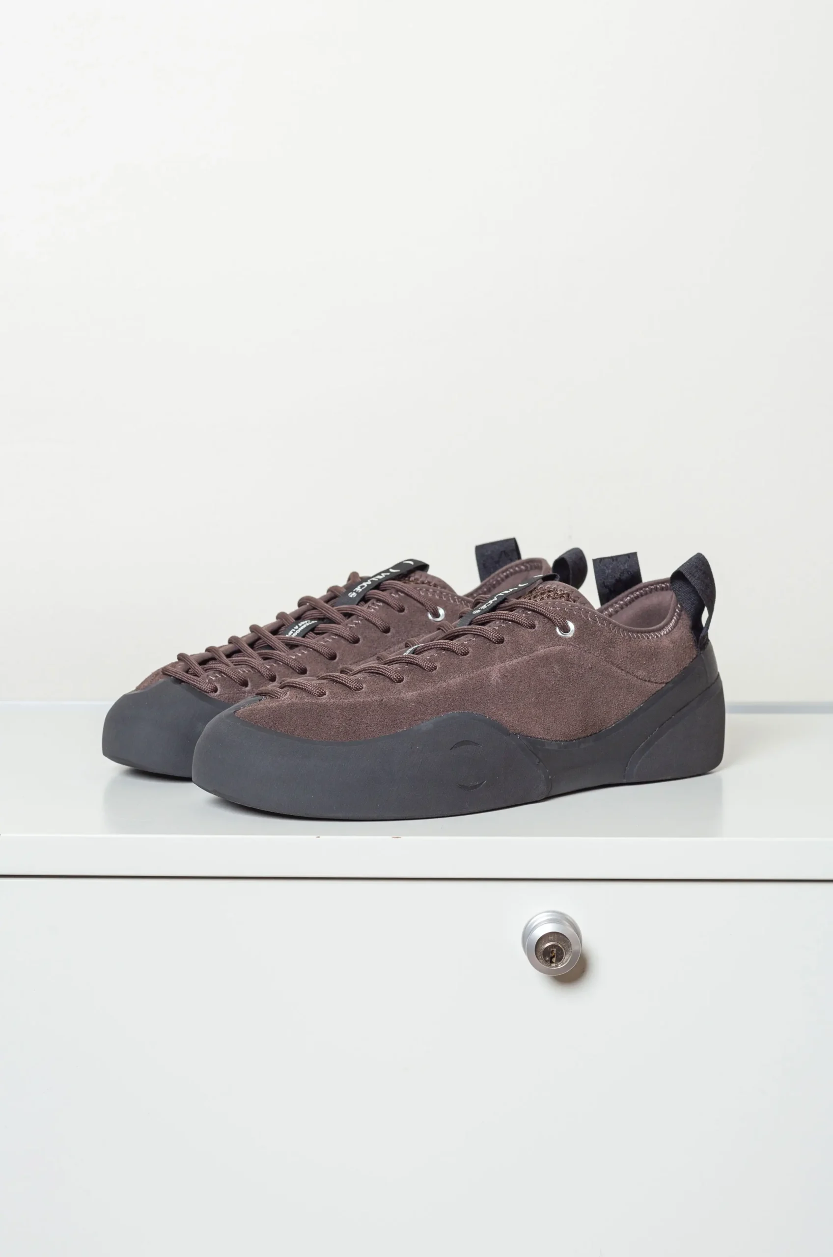 VILLAGE - 1 PM Leather Suede - Chocolate / Natural Black