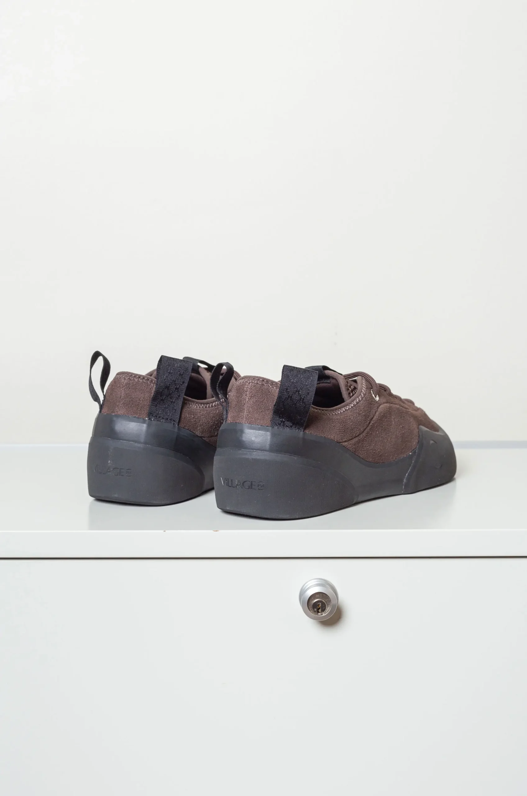 VILLAGE - 1 PM Leather Suede - Chocolate / Natural Black