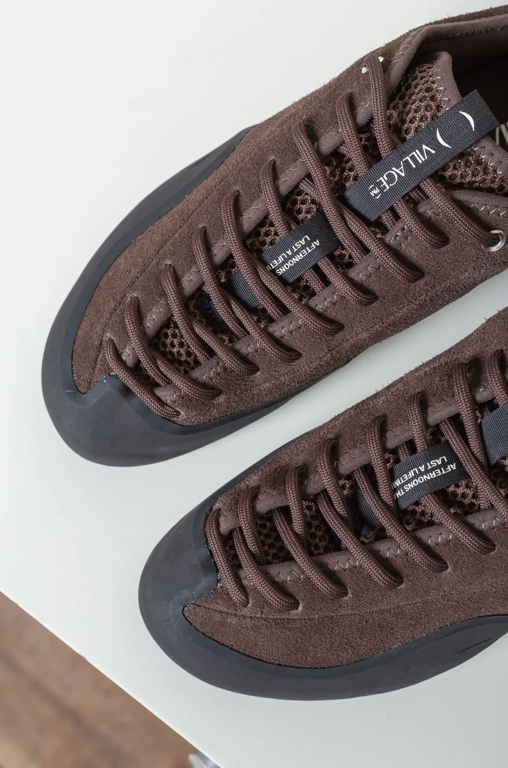 VILLAGE - 1 PM Leather Suede - Chocolate / Natural Black