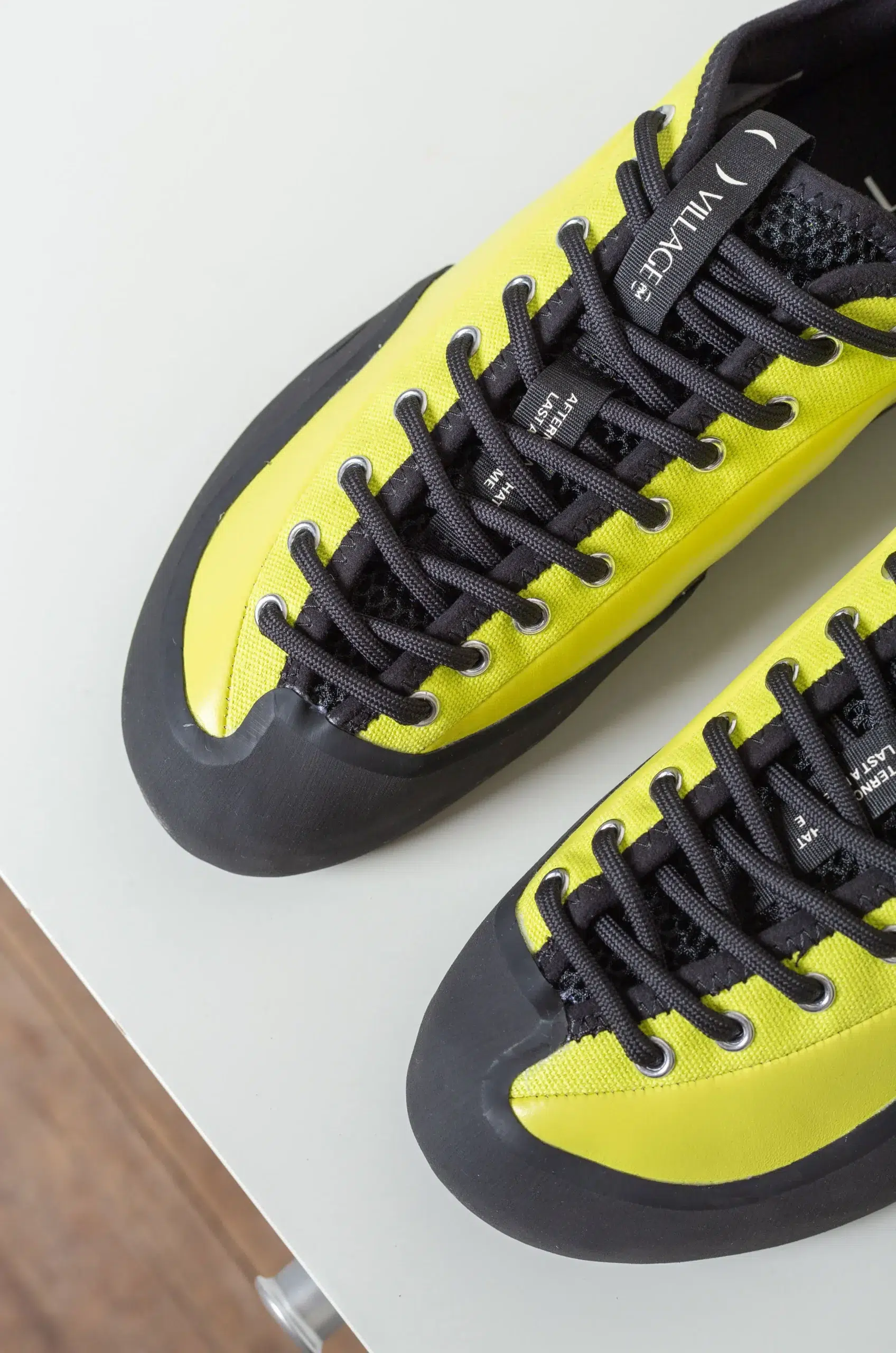 VILLAGE - 1PM Full Grain Leather / Canvas - Lime LTR / Natural Black