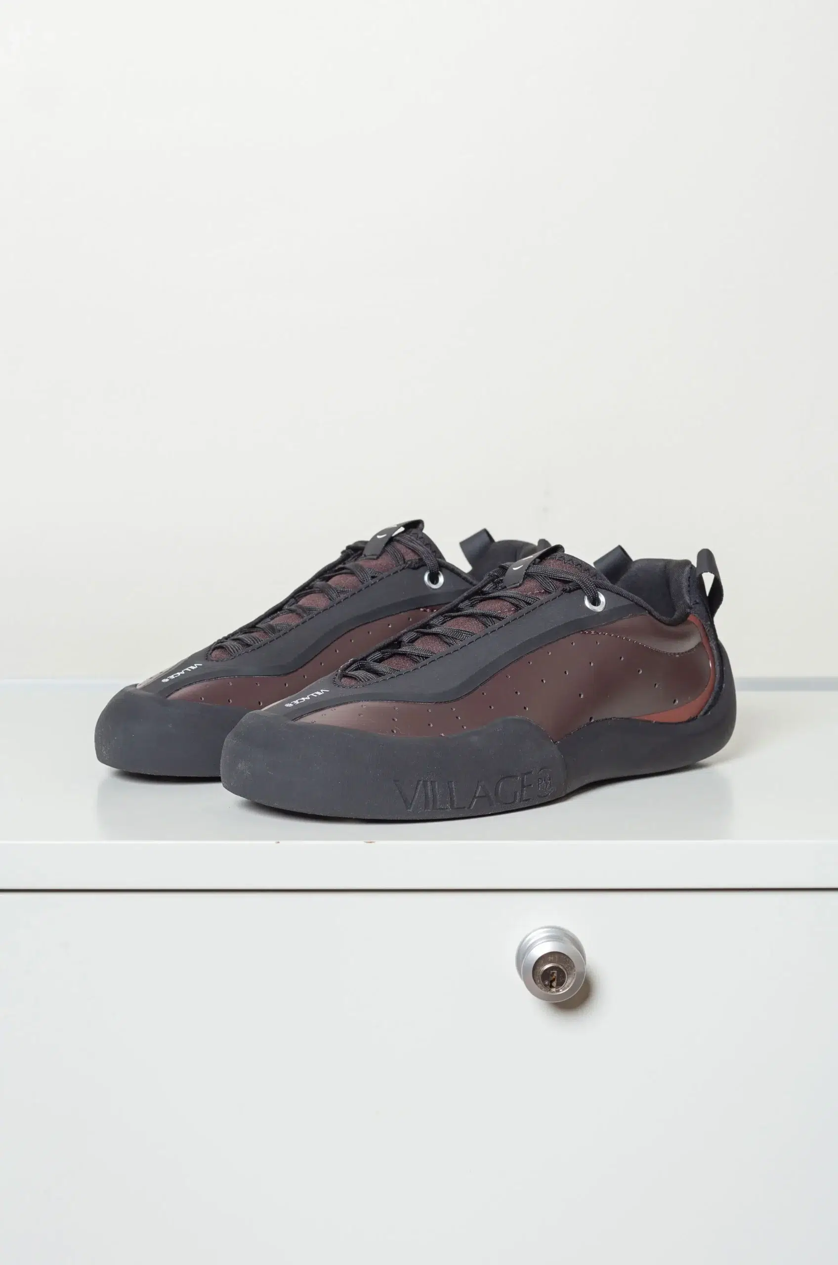 VILLAGE - Women 2PM - Maroon / Natural Black