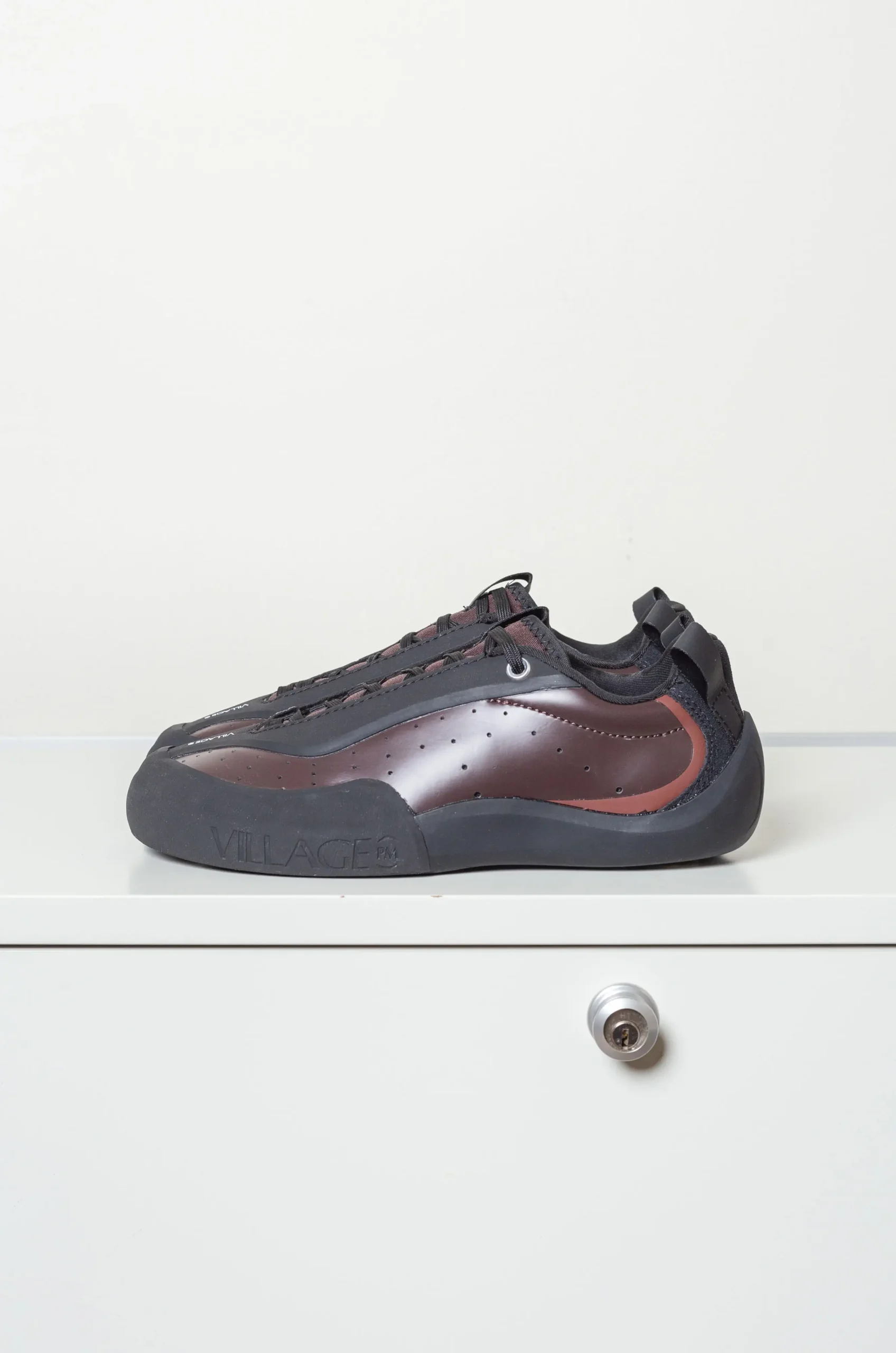 VILLAGE - Women 2PM - Maroon / Natural Black