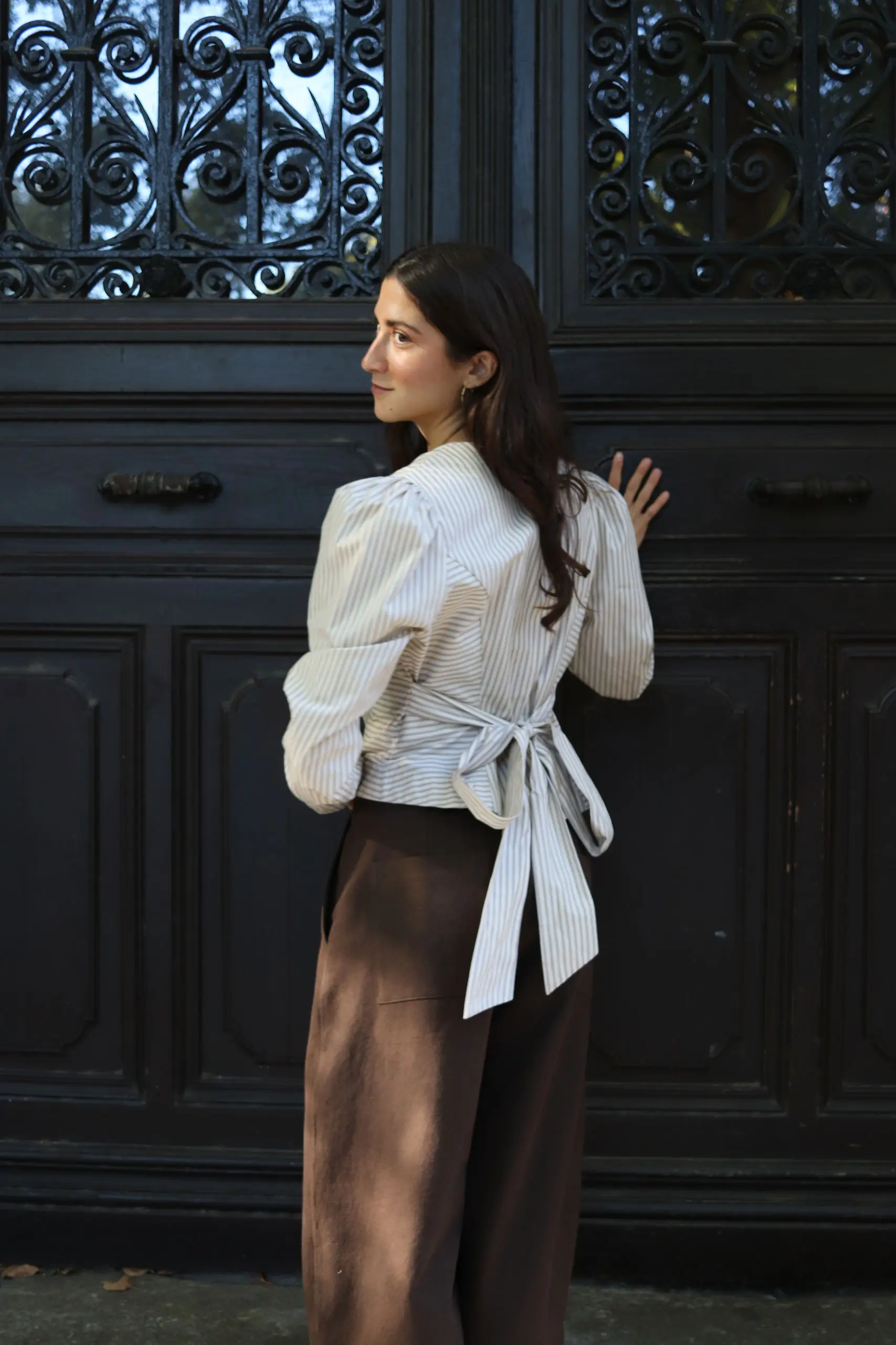 CAWLEY - JAPANESE STRIPED COTTON ELIZA PUFF SLEEVE SHIRT - NATURAL/TERRACOTTA STRIPE