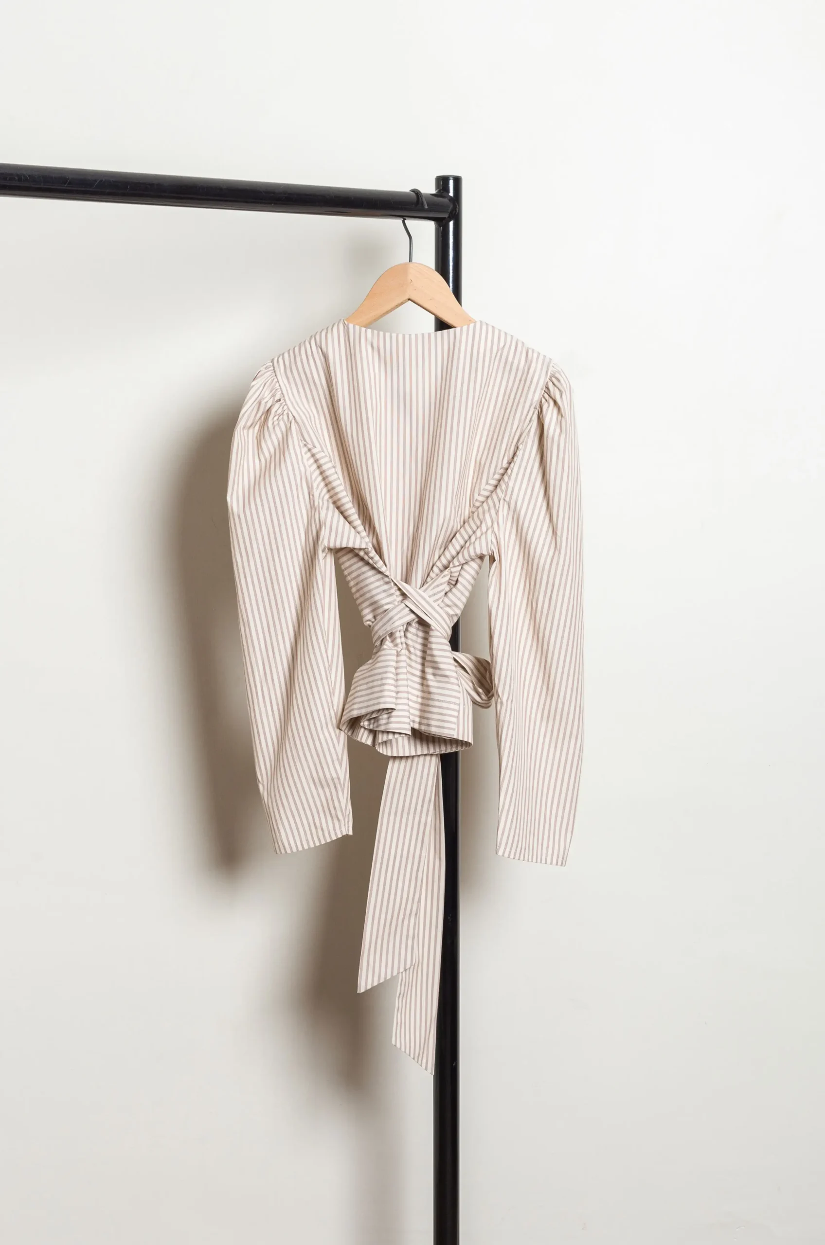 CAWLEY - JAPANESE STRIPED COTTON ELIZA PUFF SLEEVE SHIRT - NATURAL/TERRACOTTA STRIPE