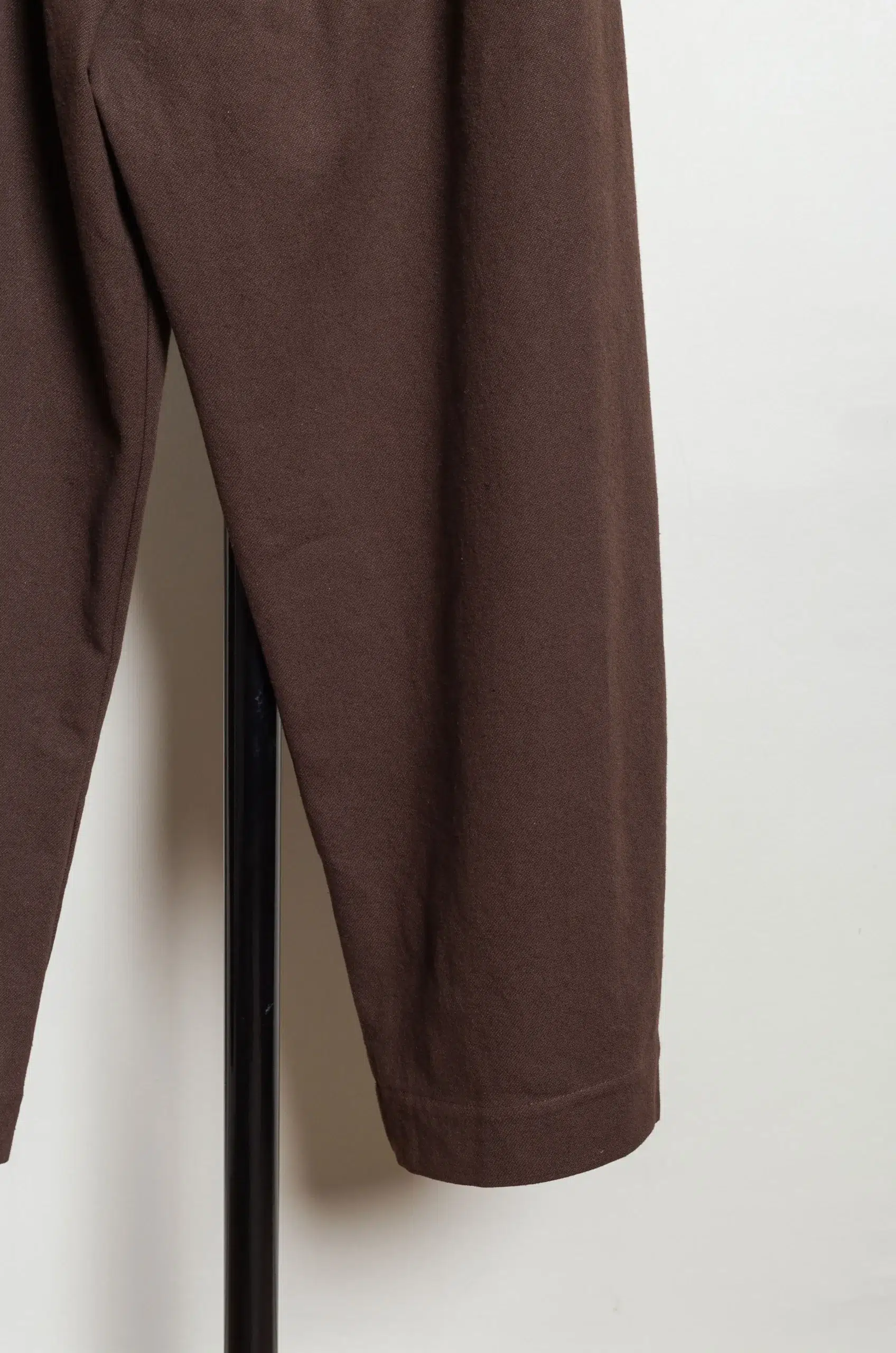 CAWLEY - JAPANESE COTTON/LINEN GABARDINE ROBYN TROUSER - ESPRESSO