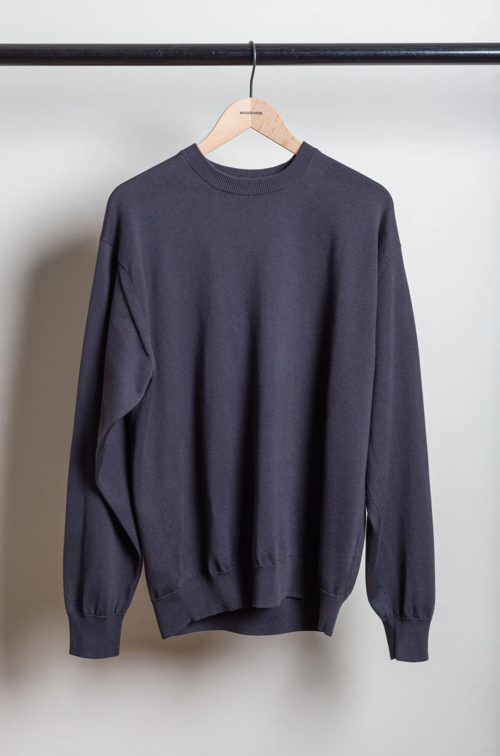 Batoner - Crew Neck Pullover Charcoal - Rendez-Vous Store